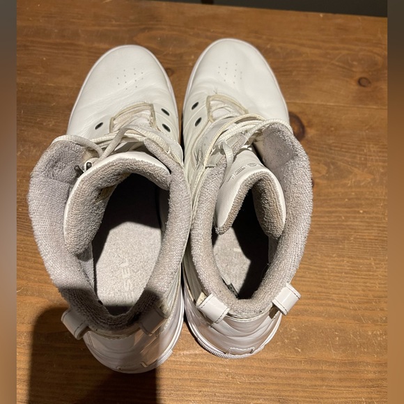 Men’s slightly used Diesel white leather sneakers - Picture 4 of 7